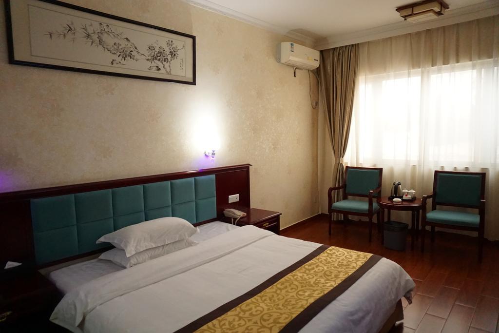 Guangdong Oversea Chinese Hotel Гуанчжоу Экстерьер фото